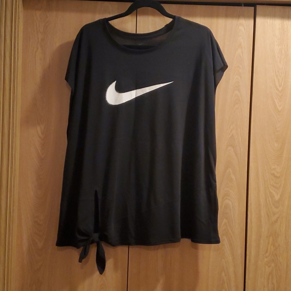 NWOT - Nike Sleeveless Workout Top - Picture 1 of 3